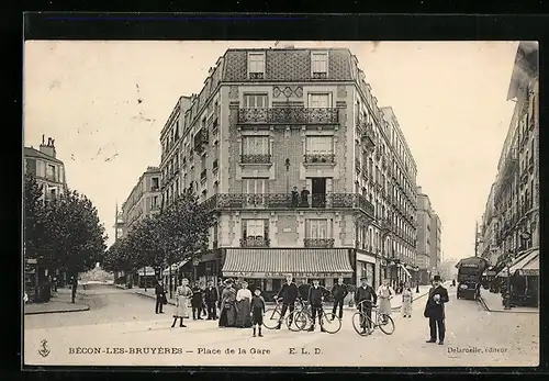 AK Bécon-les-Bruyères, Place de la Gare, Strassenleben am Café des Bruyères