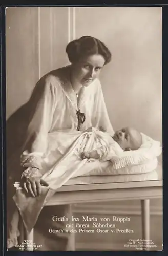 AK Gräfin Ina Maria von Ruppin mit ihrem Söhnchen, Gemahlin des Prinz Oskar von Preussen