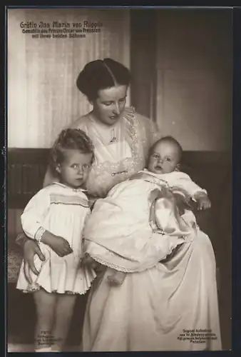 AK Gräfin Ina von Ruppin mit ihren beiden Söhnen