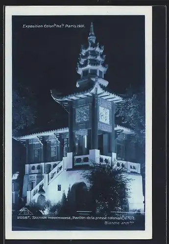 AK Paris, Exposition coloniale internationale 1931, Section Indochine, Pavillon de la presse coloniale, la nuit
