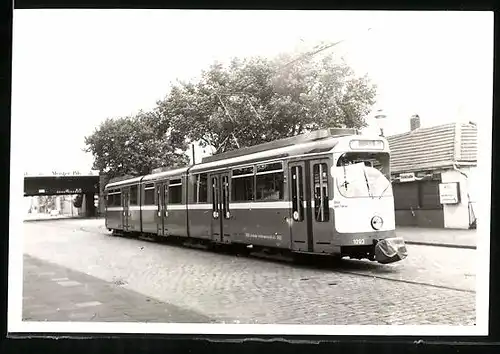 Fotografie P. Boehm, Ansicht Duisburg, Strassenbahn - Triebwagen Nr. 1093, Linie 4 Richtung BahnhoF Hochfeldt