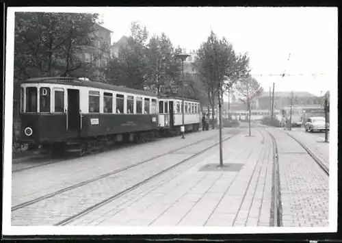 Fotografie P. Boehm, Ansicht Duisburg, Strassenbahn - Triebwagen Nr. 58 am Hauptbahnhof