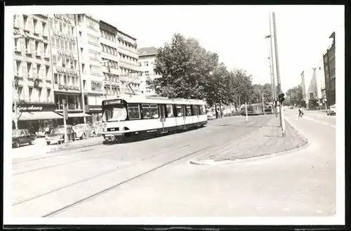 Fotografie P. Boehm, Ansicht Düsseldorf, Strassenbahn-Triebwagen Nr. 3007 der Linie 3 Richtung Volmerswerth