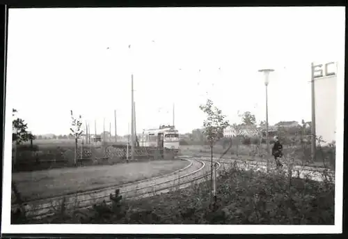 Fotografie P. Boehm, Ansicht Bielefeld, Strassenbahn-Triebwagen der Linie 3 an der Karol Strasse