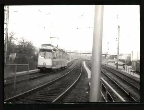 Fotografie P. Boehm, Ansicht Duisburg, Strassenbahn - Triebwagen befährt Abzweigung Huckingen