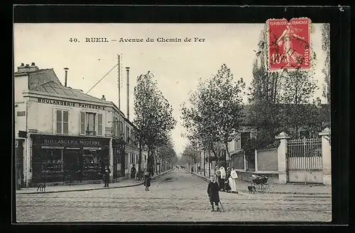 AK Rueil, Avenue du Chemin de Fer et Boulangerie-Patisserie