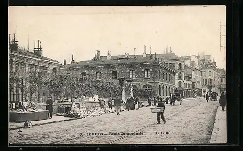 AK Sevres, Ecole Communale