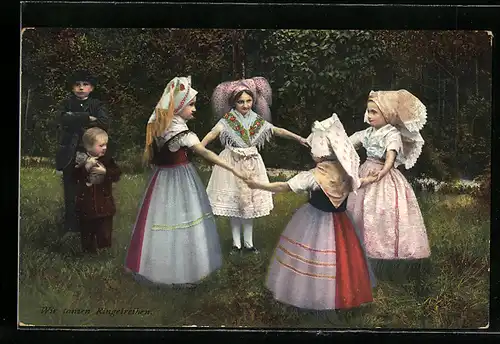 AK Kinder in Spreewälder Tracht tanzen auf der Wiese