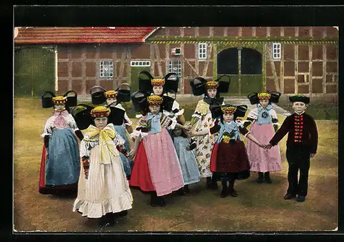 AK Tanzende Kinder in Schaumburg-Lippischer Landestracht