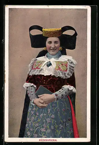 AK Volkstrachten aus Bückeburg u. Schaumburg-Lippe, Bückeburgerin, junge Frau im Trachtenkleid
