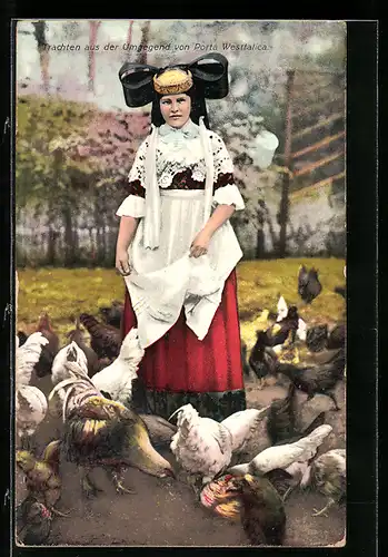 AK Frau in Tracht aus der Umgebung von Bad Oeynhausen beim Füttern der Hühner
