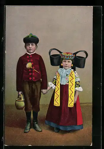 AK Kleinkinder halten Händchen in Schaumburg-Lippischer Landestracht