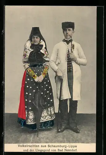 AK Paar in einer Tracht aus Schaumburg-Lippe aus der Umgebung Bad Nenndorf