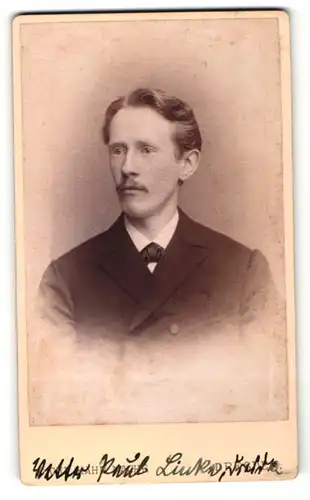 Fotografie G. Chr. Hahn, Dresden, Portrait edler Mann mit Oberlippenbart