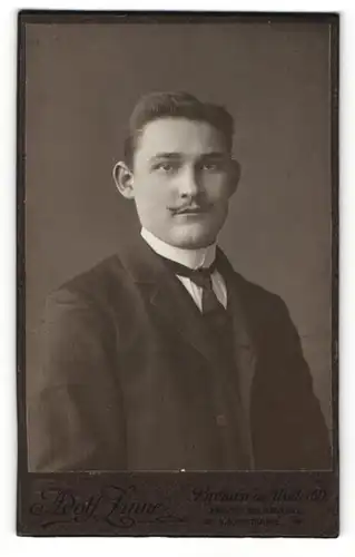 Fotografie Adolf Zinne, Bremen, Mann mit Krawatte