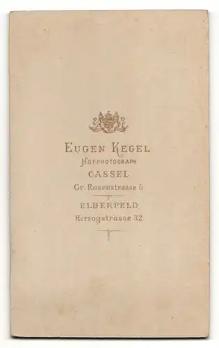 Fotografie Eugen Kegel, Cassel, Portrait stattlicher Herr mit Schnauzbart