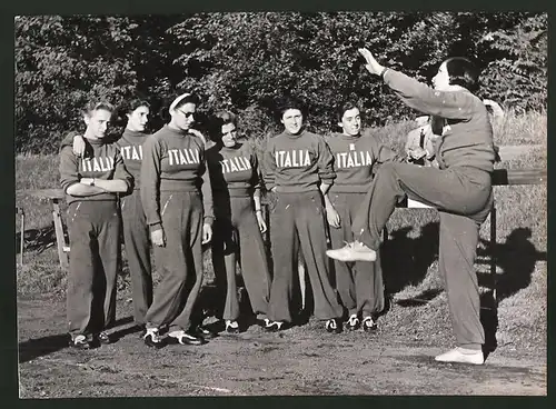 Fotografie Doliwa, Frauen der italienischen Mannschaft beim Training für Leichtathletik-Europameisterschaften