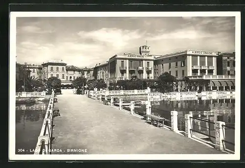 AK Sirmione, Hotel Sirmione vom Anleger betrachtet