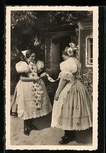 AK Moravske narodni kroje, Lanzhot