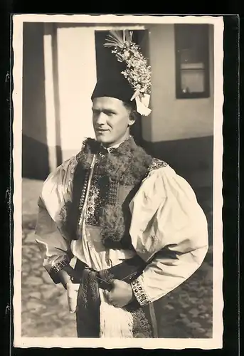 AK Moravské kroie - Zenich z Hluku u Uh. Ostrohu