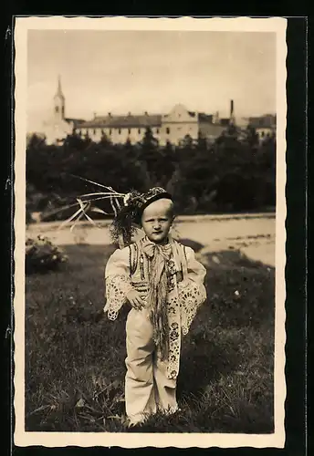 AK Tschechischer Junge in Volkstracht