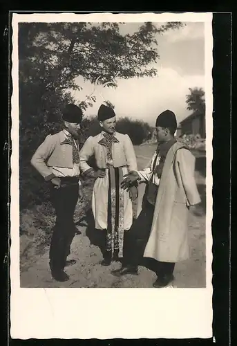 AK Moravske narodni kroje, Mladenci z Hluku u Uh. Brodu