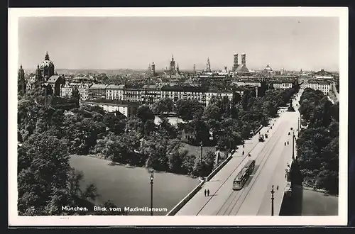 AK München, Blick vom Maximilianeum mit Strassenbahn auf der Brücke