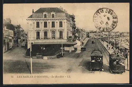 AK Les Sables D`Olonne, Le Remblai, Strassenbahn