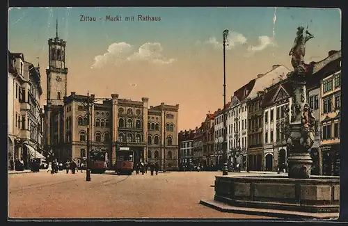 AK Zittau, Markt mit Rathaus und Strassenbahnen