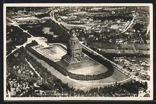 AK Leipzig, Luftbild vom Völkerschlachtdenkmal und Umgebung