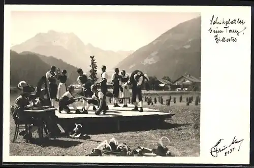 Foto-AK Hans Hruschka Nr. 3033: Zillertal, Schuhplattler beim Tanz