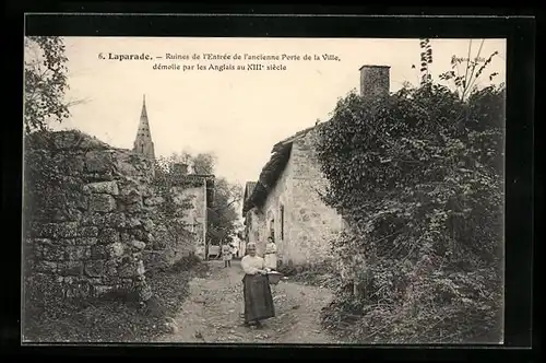 AK Laparade, Ruines de l`Entrée de l`ancienne Porte de la Vile
