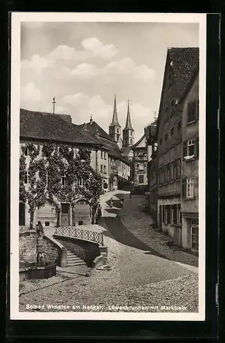 AK Bad Wimpfen, Löwenbrunnen mit Marktrain, Kirche