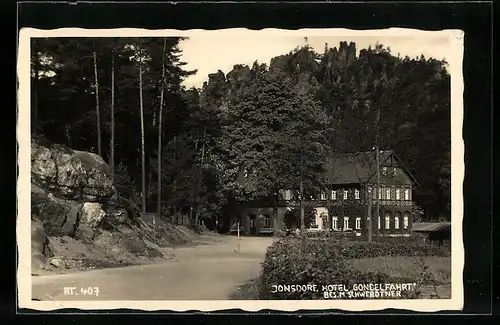 AK Jonsdorf, Hotel Gondelfahrt M. Schwerdtner mit Strasse