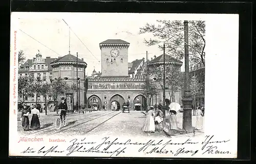 AK München, Isarthor mit Passanten