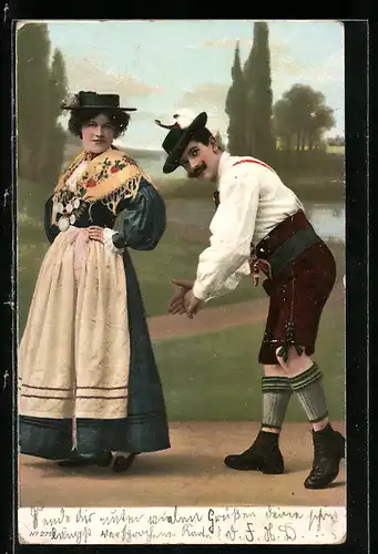 AK Pärchen in bayerischen Trachten mit grünen Hüten