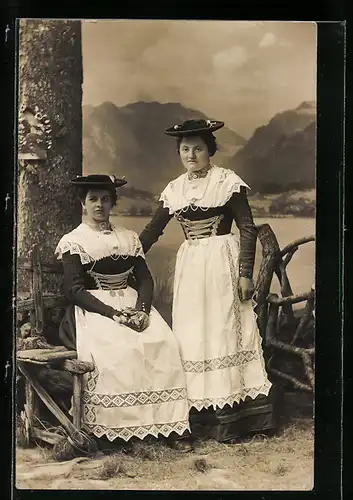 AK Schliersee, Zwei Damen in bayerischen Trachten