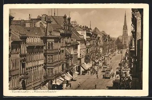 AK Karlsruhe, Kaiserstrasse mit Strassenbahnen aus der Vogelschau