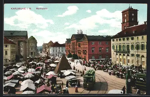 AK Karlsruhe, Marktplatz mit Strassenbahn