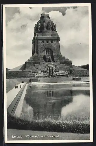 AK Leipzig, Völkerschlachtdenkmal mit Besuchern