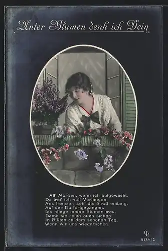 Foto-AK GL Co: Unter Blumen denk ich Dein, Junge Dame am Fenster mit Blumenkästen