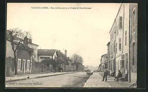 AK Vaucouleurs, Rue de Domremy et Route de Neufchâteau