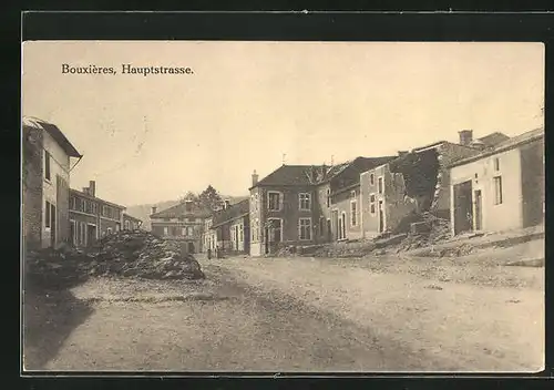 AK Bouxieres, Hauptstrasse mit Hausruine