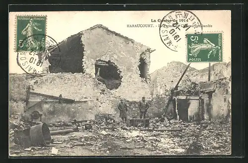 AK Haraucourt, La Ferme du Chateau bombardee