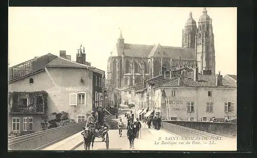 AK Saint-Nicolas-du-Port, la Basilique vue du Pont