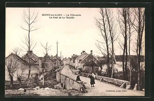 AK Bonny-sur-Loire, la Villeneuve, le Pont de la Chenille