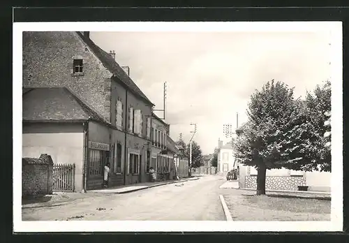 AK Gy-les-Nonains, Rue principale, Strassenpartie