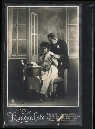 Foto-AK HB Nr. 7809 /2: Die Kundenliste, Dame wird beim Briefe lesen bezirzt