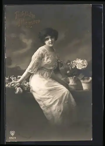 Foto-AK HB Nr. 5761 /4: Pfingstgruss, Junge Frau im Spitzenkleid