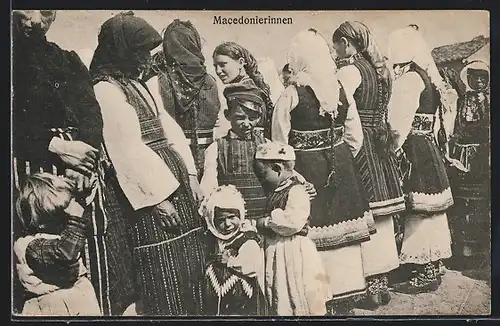 AK Mazedonierinnen und Kinder in Volkstracht